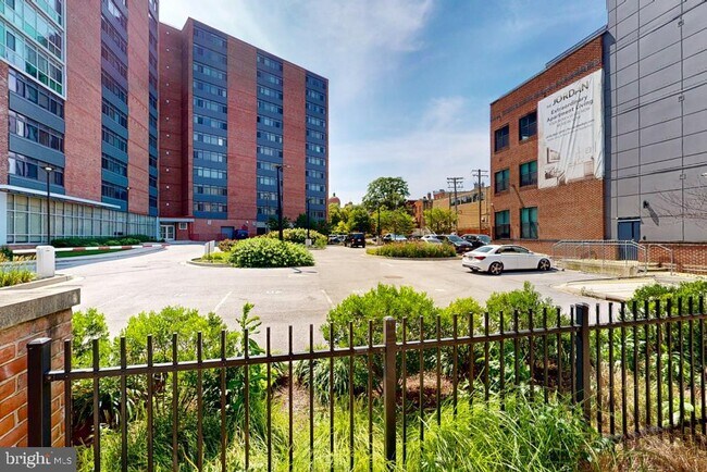 Building Photo - 303 McMechen St