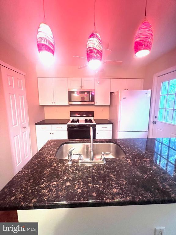 Building Photo - 62 Liberty Dr