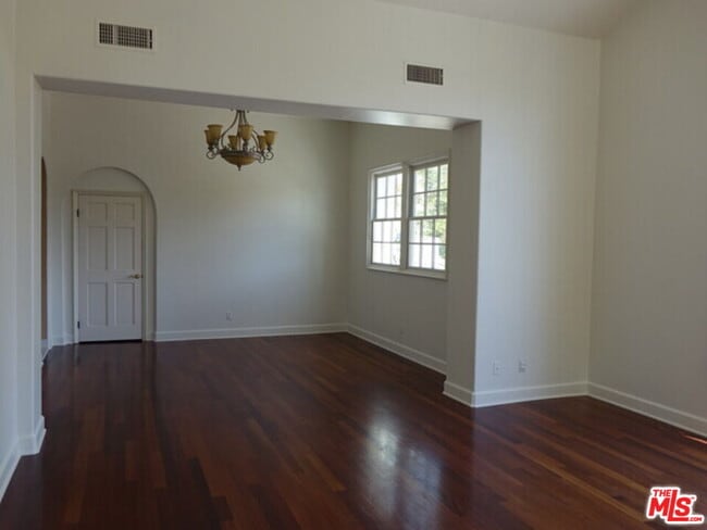 Building Photo - 2509 Cardigan Ct