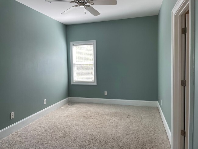 Building Photo - Fabulous Three Bedroom Home in Antiquity