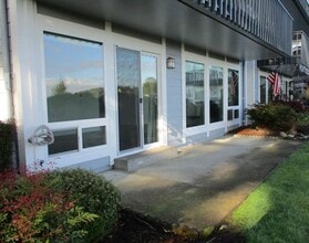 Building Photo - 2 Bedroom, 2 bathroom Northview Terrace Co...