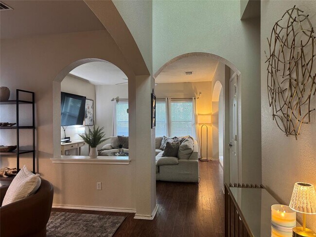 Building Photo - 2107 Charlotte Estates Dr