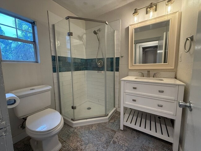 Building Photo - 1235 Virginia Dr