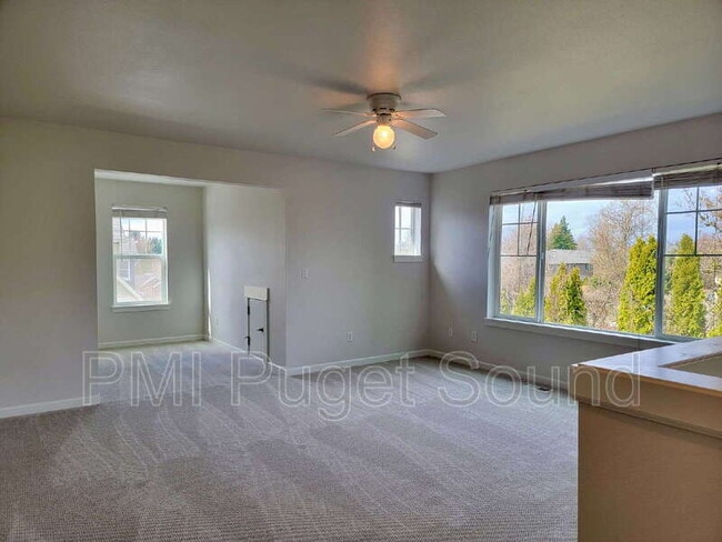 Building Photo - 576 Mount Baker Pl NE