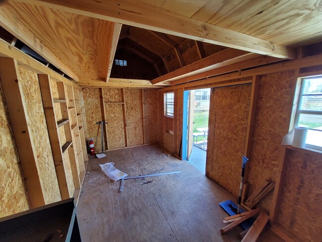 Building Photo - 119 Lindegar St