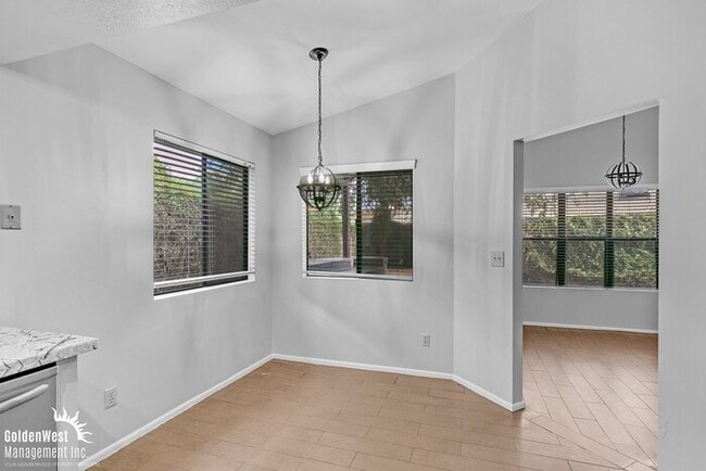 Building Photo - Stunning 2Bdm 2Ba Home in the Heart of Gle...
