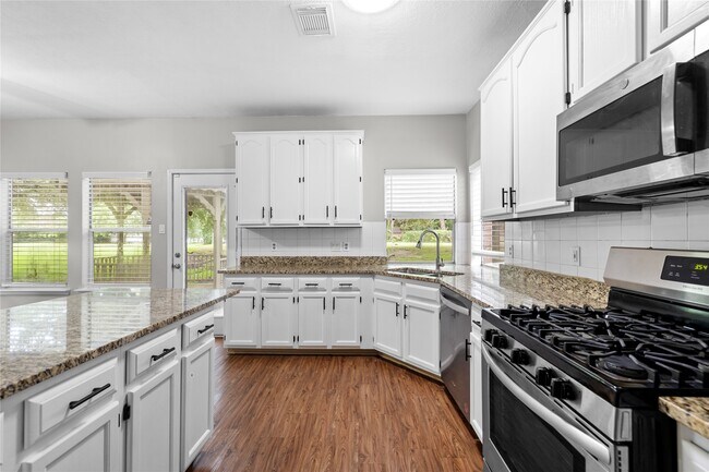Building Photo - 3327 Shady Glen Ln