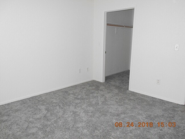 Building Photo - 1 Bedroom Remodeled located in Latigo!