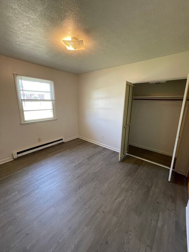 Building Photo - 1705 Windover Rd