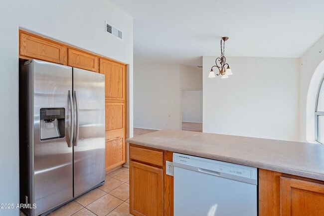Building Photo - 43741 W Wade Dr