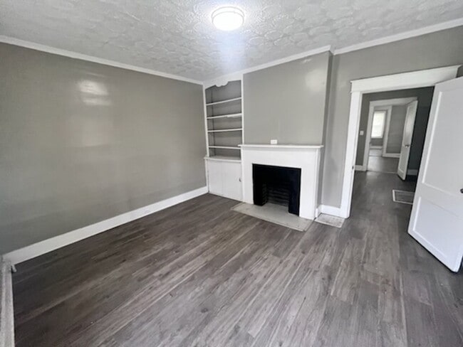 Building Photo - Cozy 2BR/1Ba house with garage