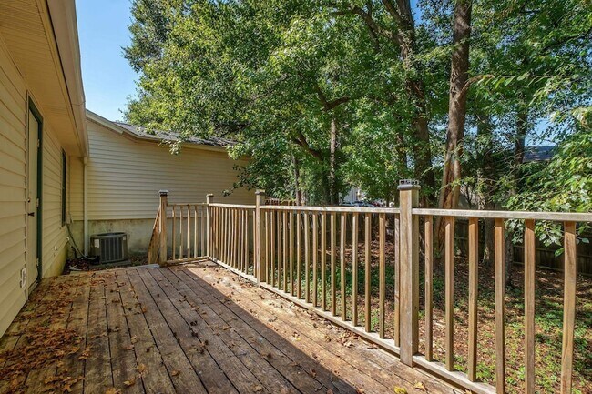 Building Photo - 1826 Meriadoc Rd