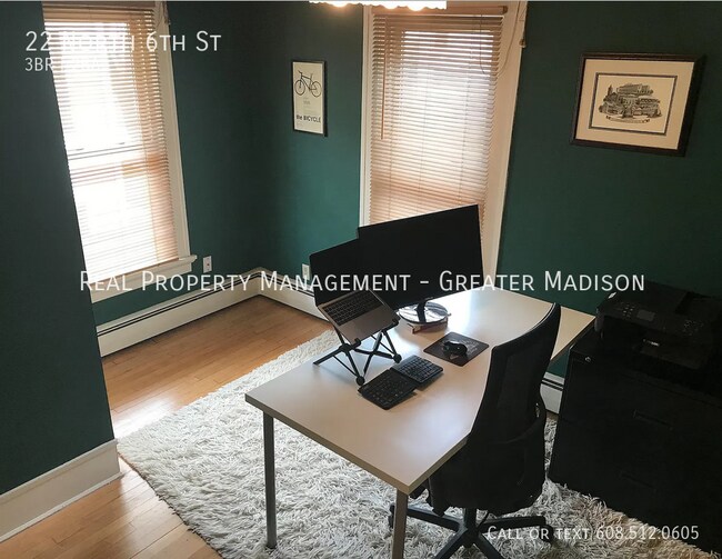 Building Photo - Updated 3 bedroom plus Den house near East...