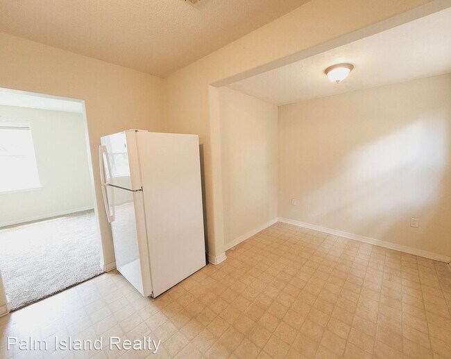 2 br, 1 bath House 20 E Carver Dr 20 E Carver Dr Pensacola FL 32507