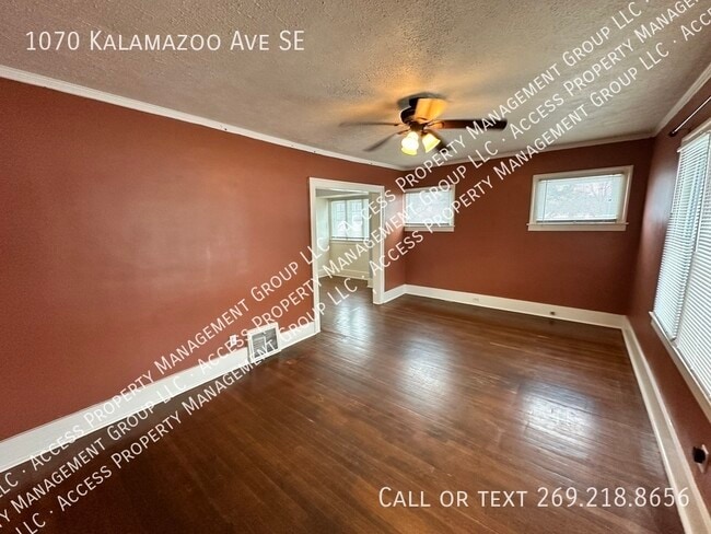 Building Photo - 1070 Kalamazoo Ave SE