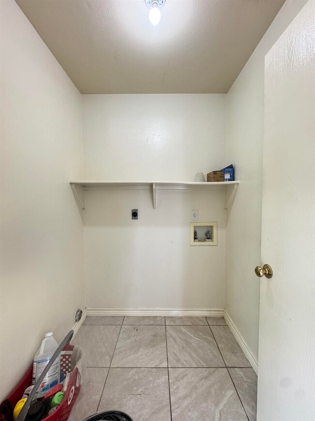 Building Photo - 209 Mescalero Dr