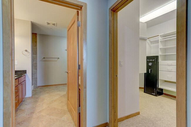 main bedroom/bath/closet - 625 N Segoe Rd