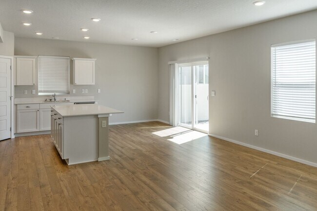 Building Photo - 5813 W Georgetown Ln