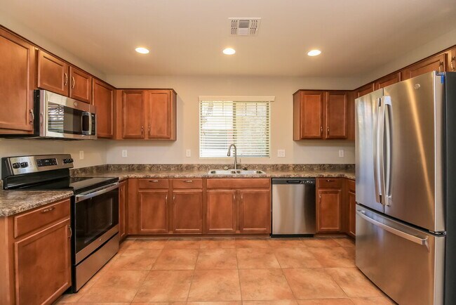 Building Photo - 2456 E Vermont Dr