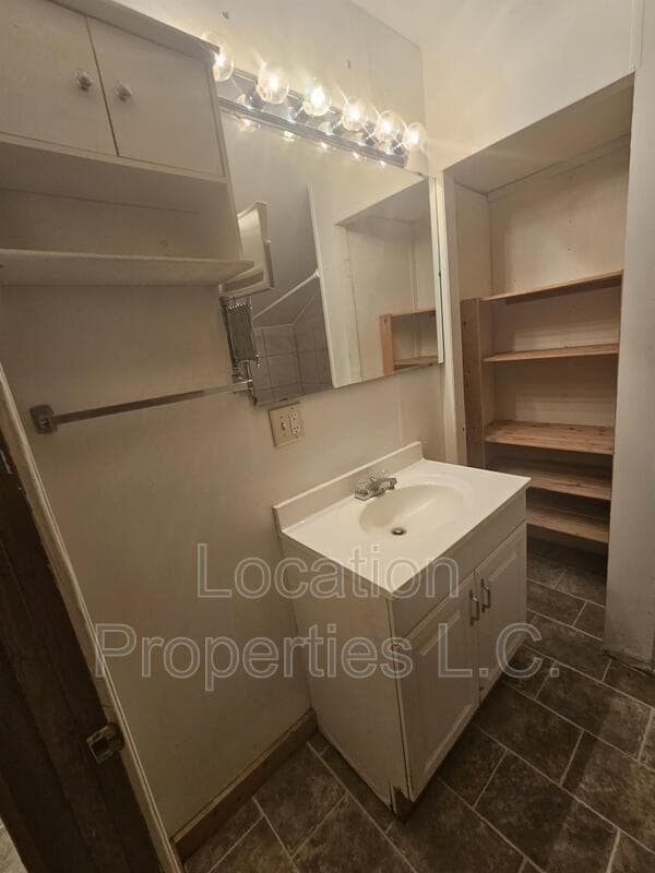 Building Photo - 925 Alabama St