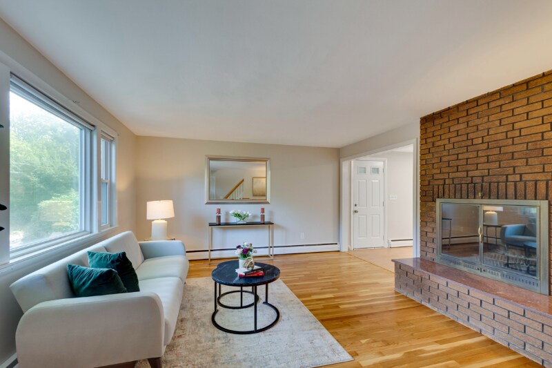 Building Photo - 215 Blue Hill Dr