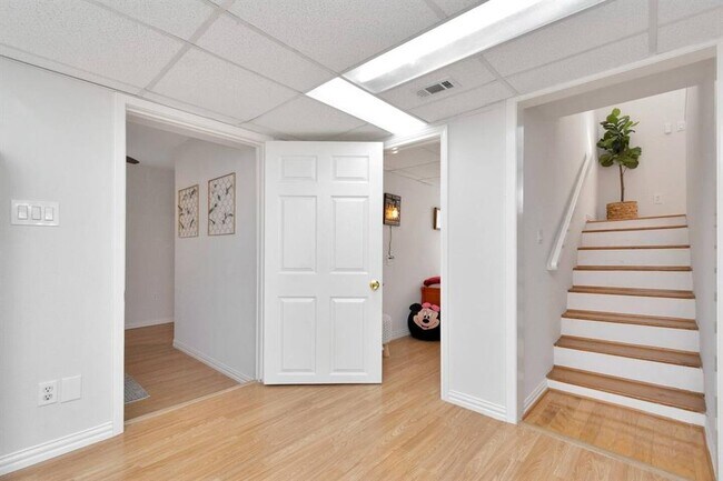 Building Photo - 107 Lazy Trail