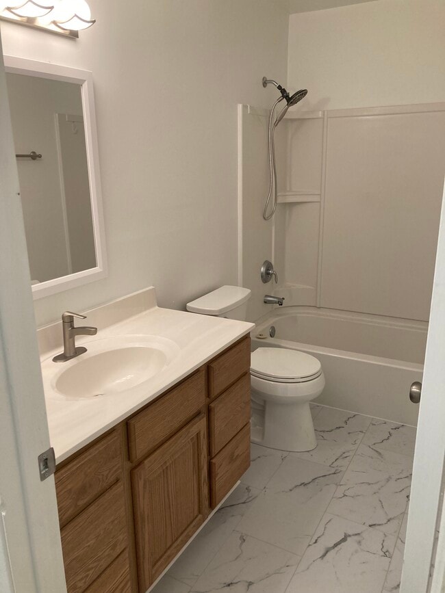 Building Photo - 431 N Thompson Rd