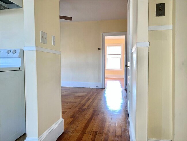 Building Photo - 90 Spring St