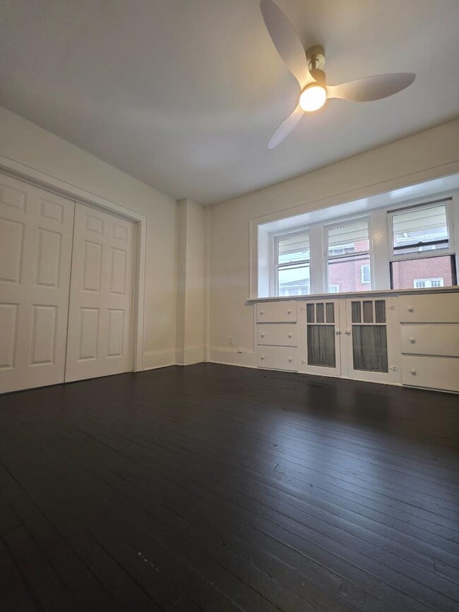 Building Photo - 159 Oak Park