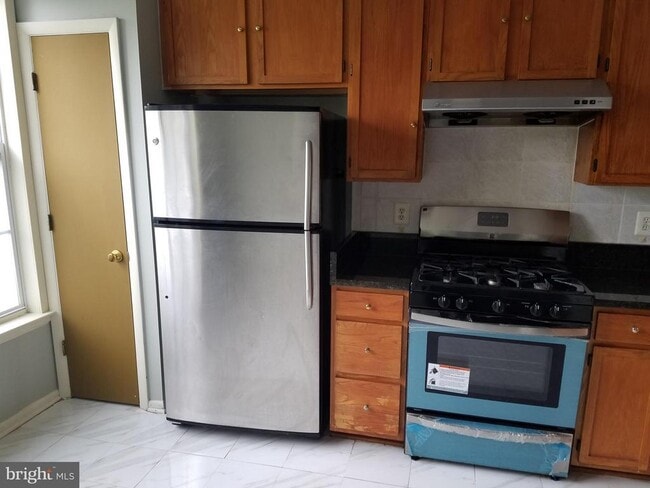 Building Photo - 21227 Delevan Way