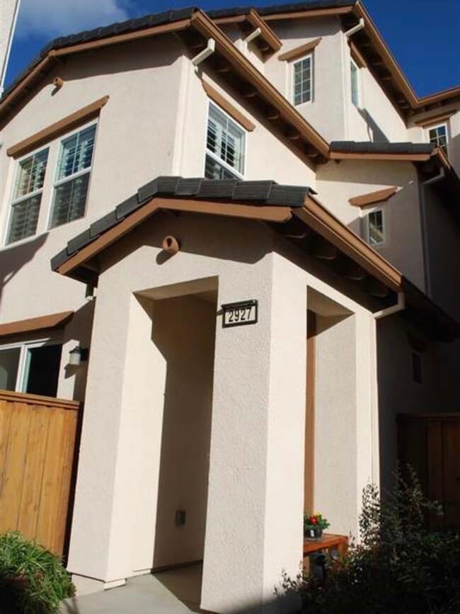 Building Photo - 2927 Kobio Dr