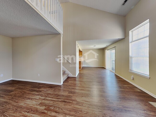 Building Photo - 5426 Alameda Rd