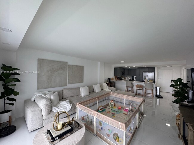 Building Photo - 3800 S Ocean Dr