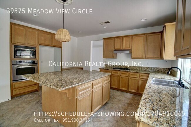 Building Photo - 39575 Meadow View Cir