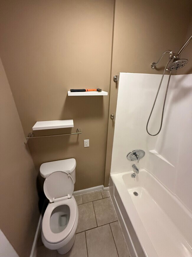 Building Photo - 3238 Mt Pleasant St