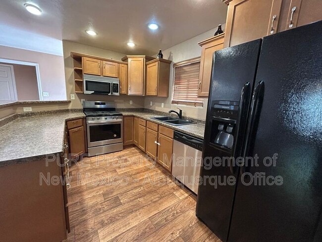 Building Photo - 6025 Arroyo Dr