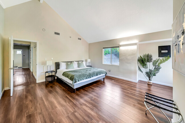 Building Photo - 30428 Penrod Dr