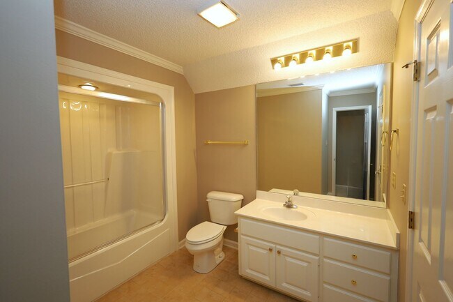 Building Photo - 1054 Ridge Rd