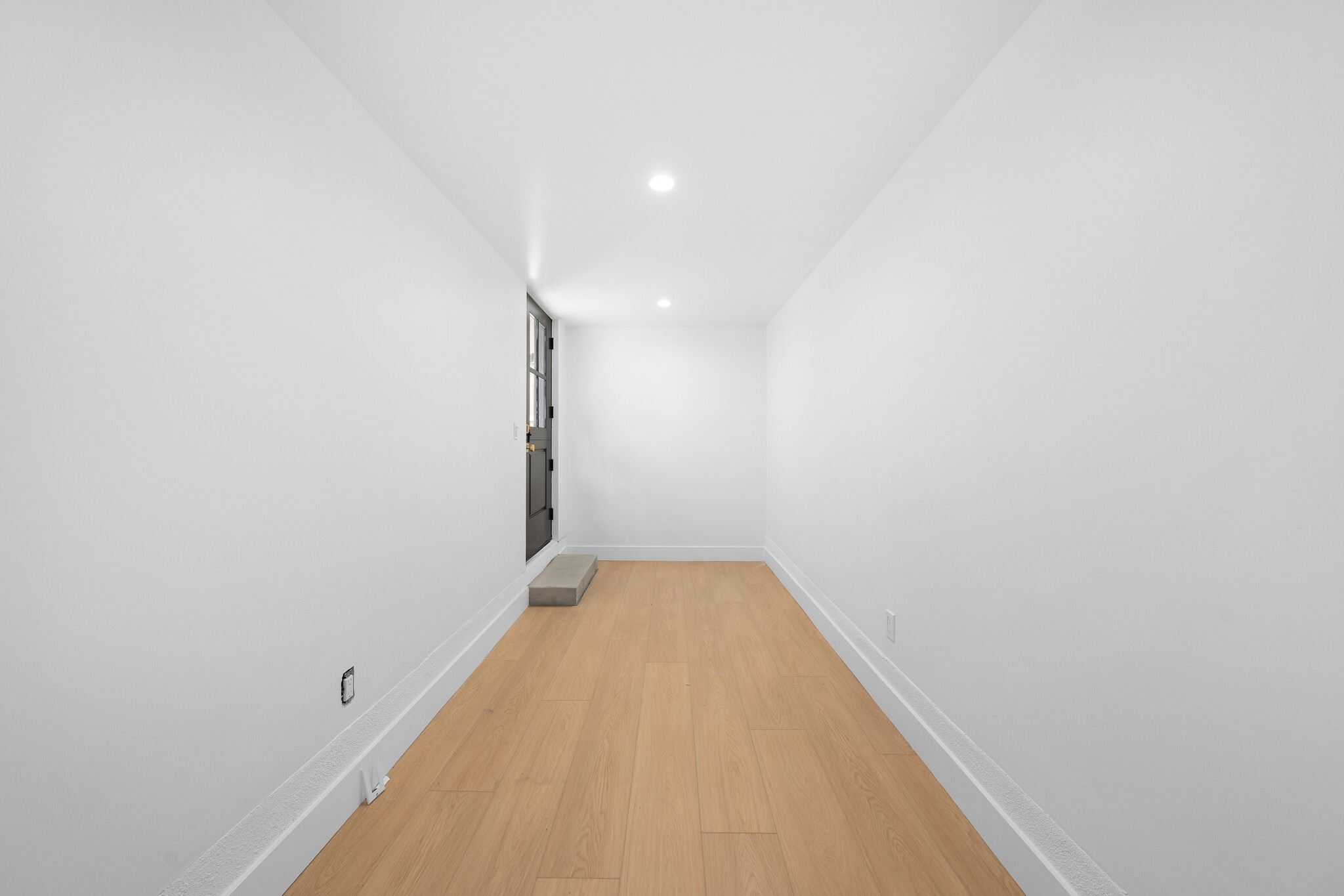 Bonus Room - 5240 W Olympic Blvd
