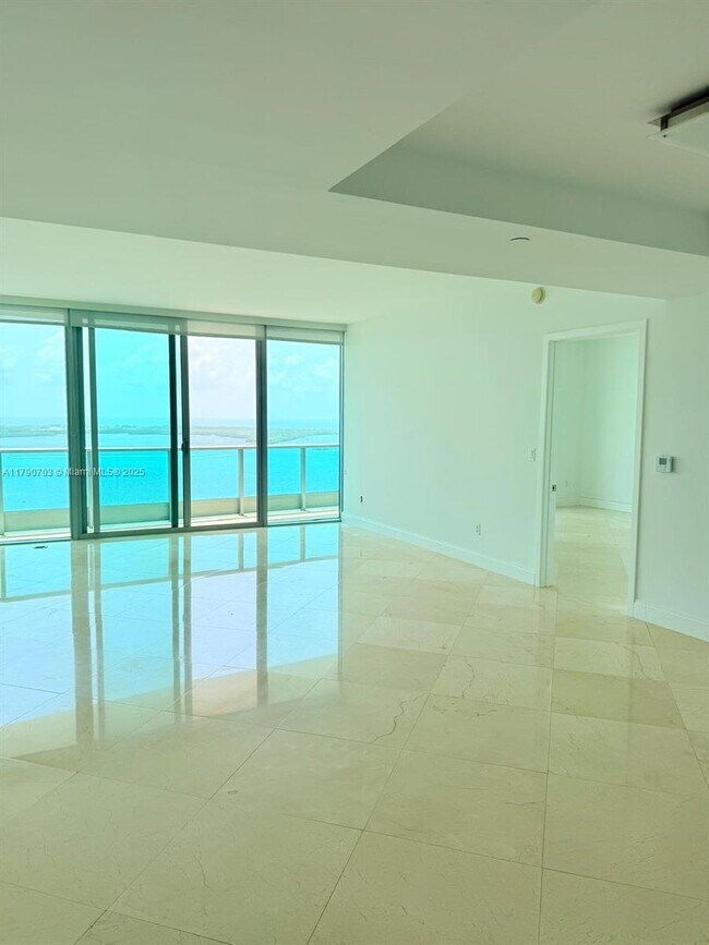 Building Photo - 1331 Brickell Bay Dr