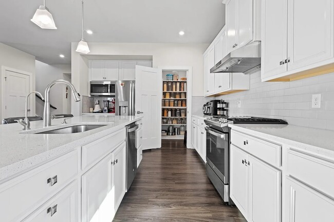 Building Photo - 194 Ashington Cir