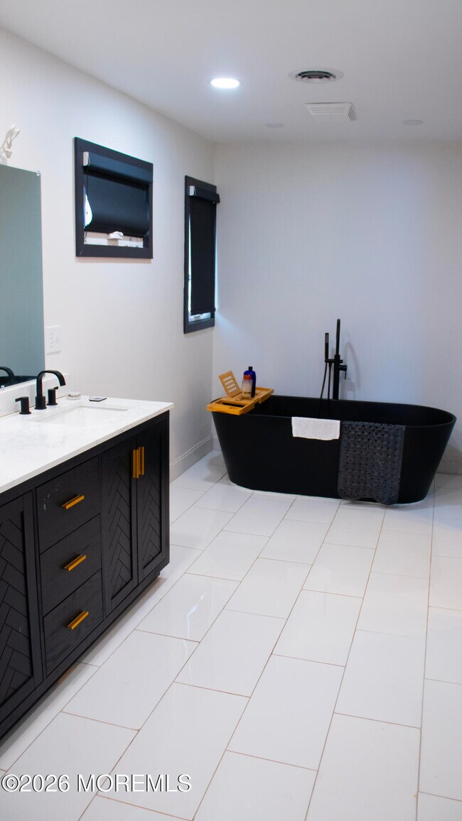 Building Photo - 930 Fairview Dr