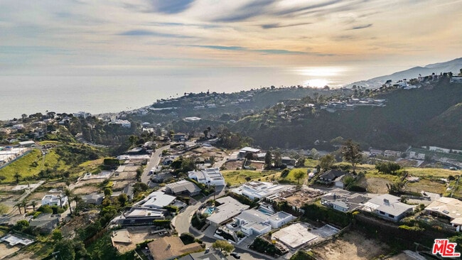 Building Photo - 686 Enchanted Way