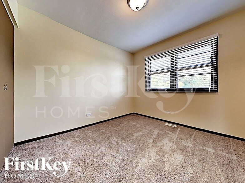 Building Photo - 6048 White Birch Ln