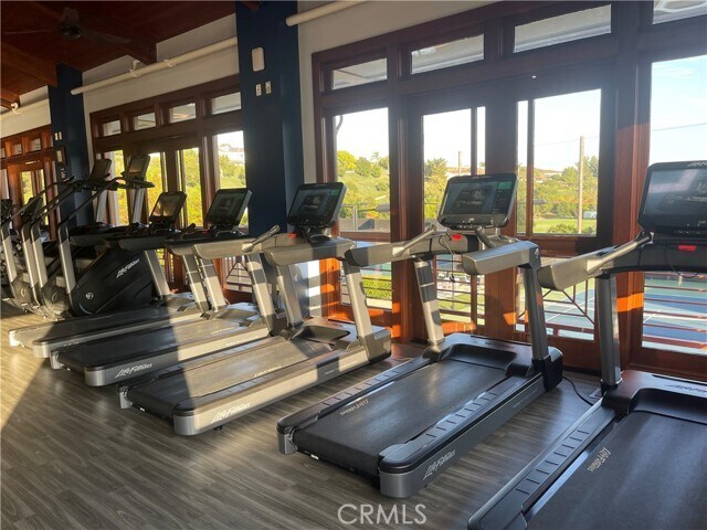 Building Photo - 32 Bogey Ln