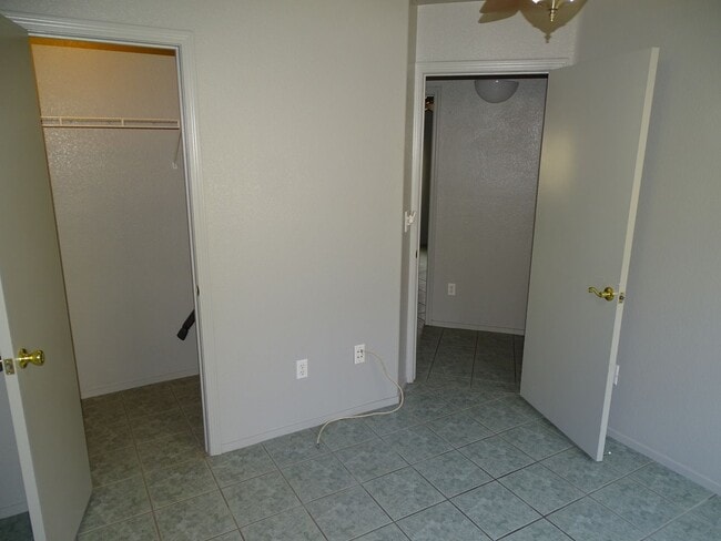 Building Photo - 3 Bedroom Single Story Northwest Vegas Home