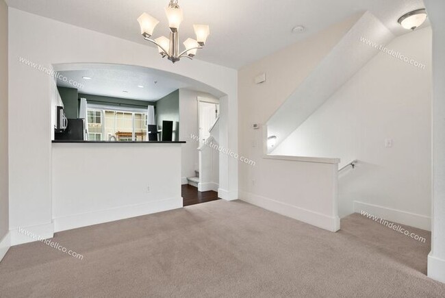 Building Photo - Picturesque 2 Bedroom 2.5 Bathroom Townhou...