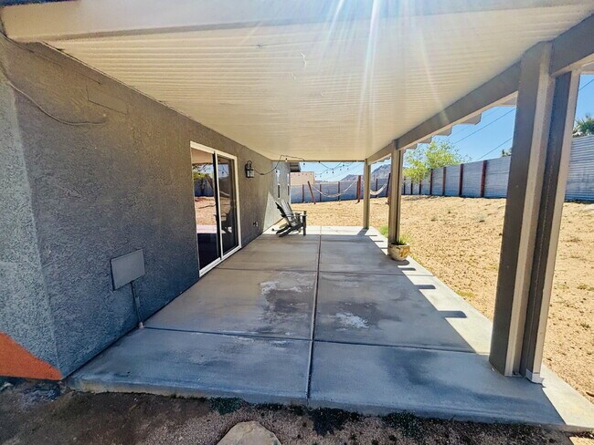 Building Photo - Rare Opportunity for Spacious, Modern Sout...