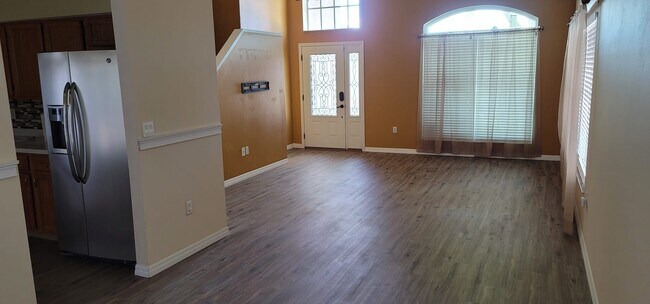 Building Photo - 1324 Franford Dr