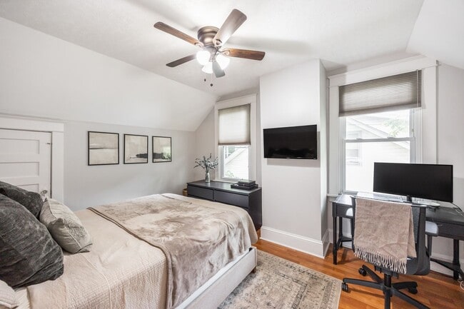 Building Photo - Quaint 2 Bedroom 1 Bath Home in Forest Hil...